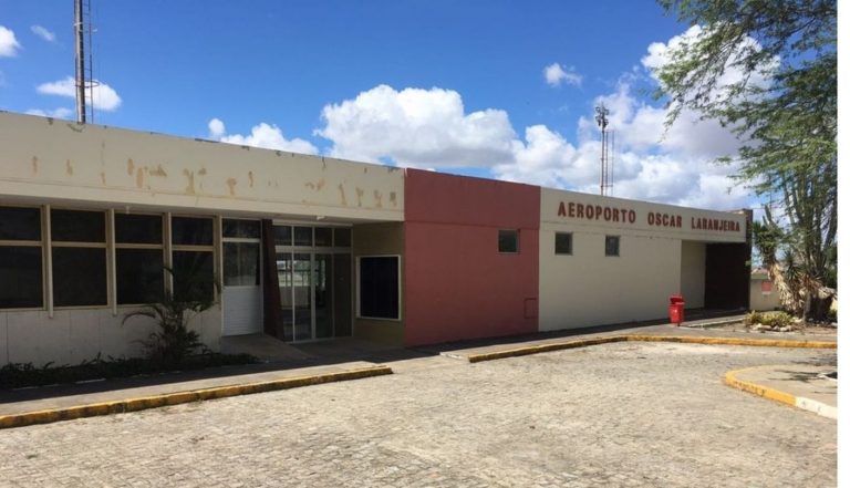 Aeroporto Oscar Laranjeira, em Caru — Foto: Reprodução/Tv Asa Branca