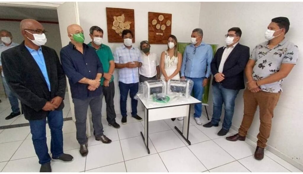 Vereador Autarquia prestigia entrega de dois novos respiradores móveis para Belo Jardim.