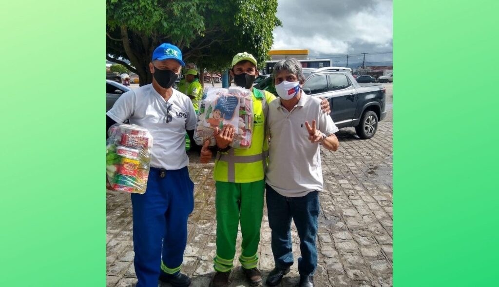 Em homenagem ao dia do Gari, Gilvandro Estrela e Mendonça Filho participam de café da manhã