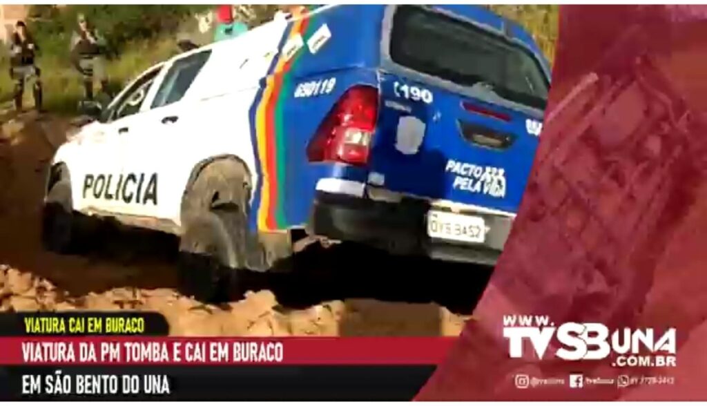 Viatura da PM tomba e cai em buraco em São Bento do Una