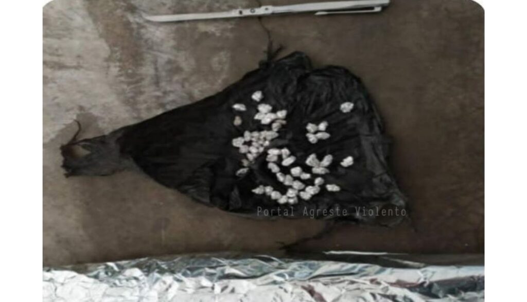 Mulher é presa em flagrante com 57 pedras de crack, em Cachoeirinha