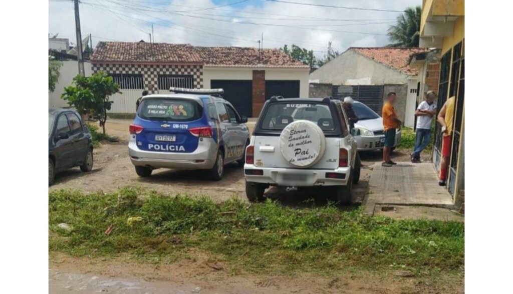 Mulher é encontrada morta dentro de casa em Lajedo