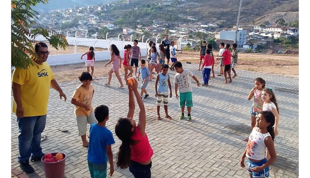 Sesc realiza atividades recreativas aos domingos para crianças e adultos em Pesqueira