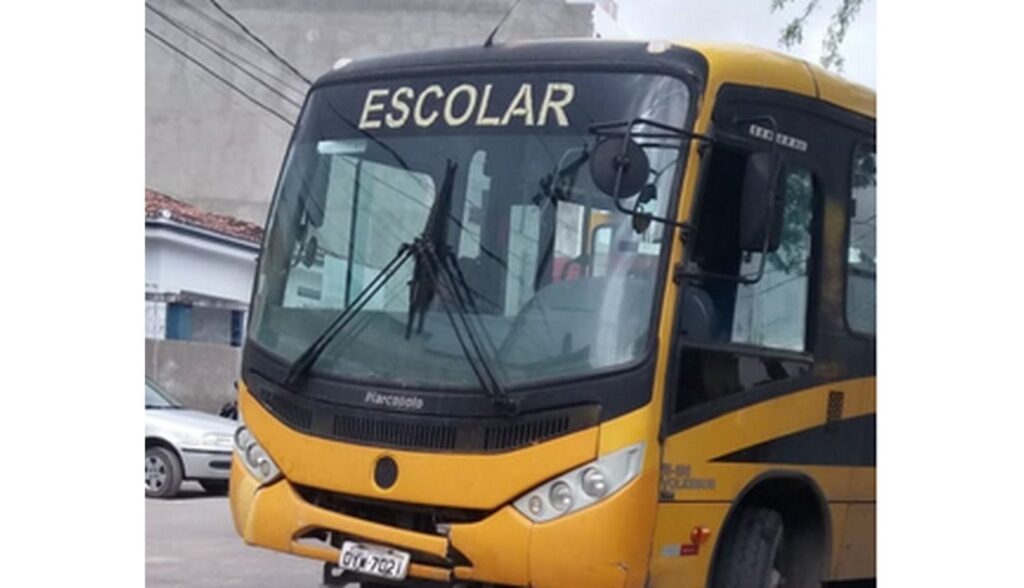 Homem morre após ser atropelado por ônibus escolar em Lajedo