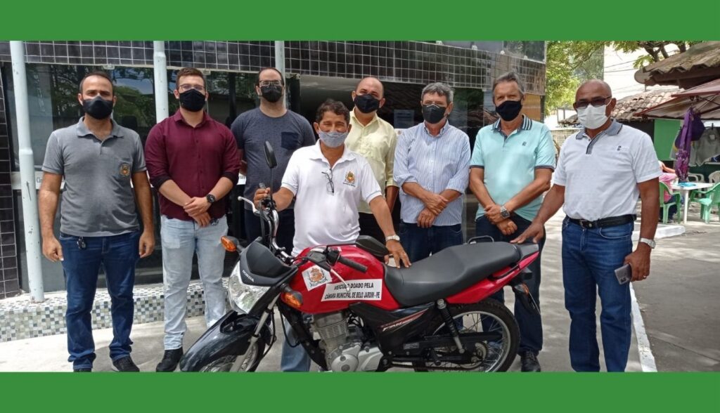 Secretaria de Agricultura recebe motocicleta através de doação da Câmara de Vereadores