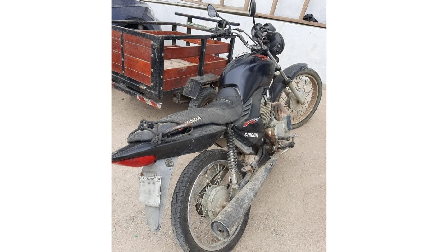 Em Capoeiras, moto roubada há sete meses é recuperada após ser reconhecida pelo proprietário