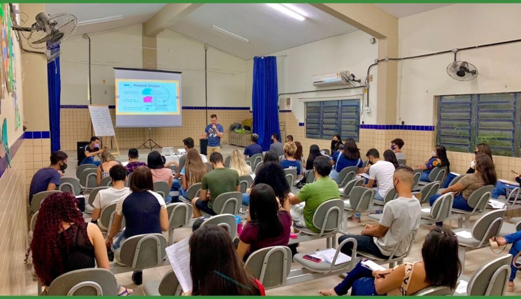 Secretaria de Juventude realiza Workshop Destrave o seu Inglês e beneficia cerca de 50 jovens