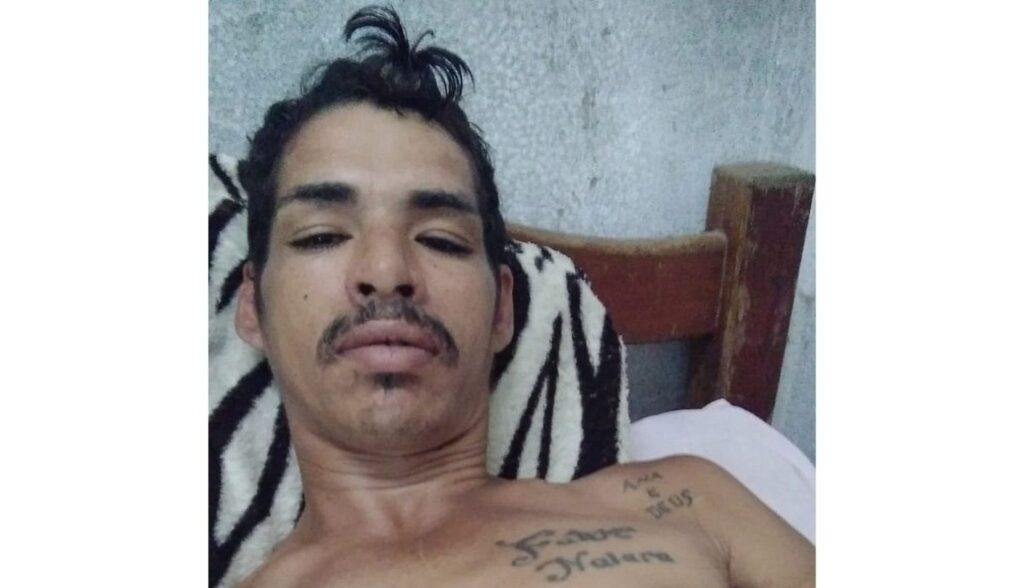 Bandidos invadem casa e matam homem a tiros em Cachoeirinha