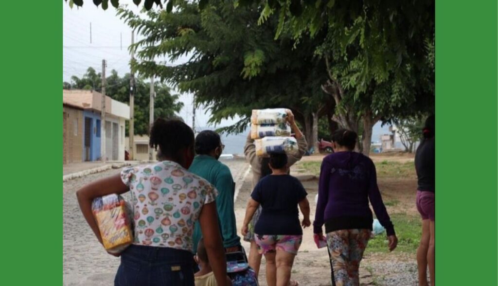 Secretaria de Assistência Social entrega cestas básicas na zona rural de Belo Jardim