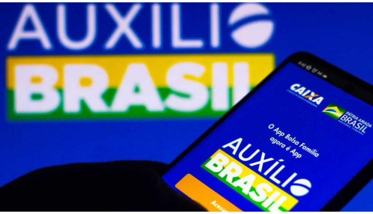 Governo sanciona lei que estabelece o Auxílio Brasil