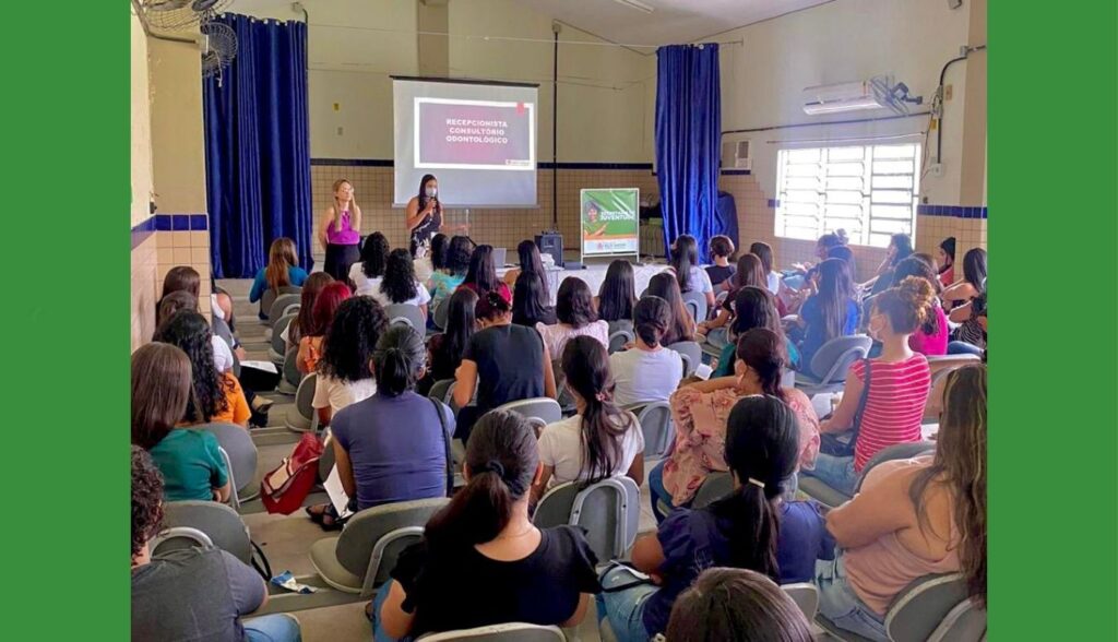 Secretaria de Juventude realiza minicurso de Recepcionista de Consultório Odontológico e beneficia cerca de 90 jovens