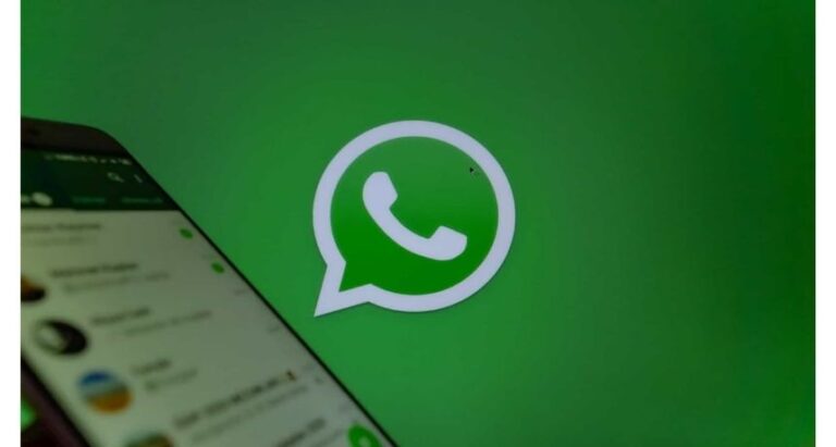 WhatsApp bane usuários por uso de versão pirata