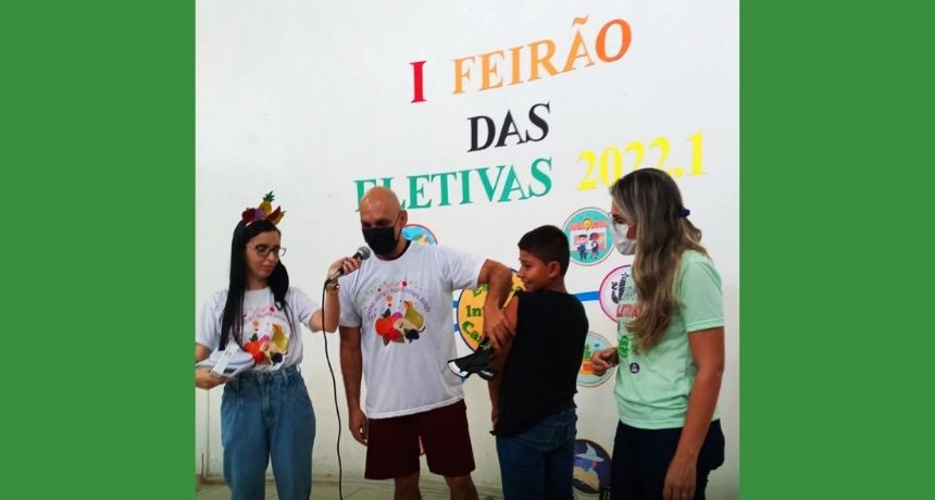 Secretaria de Educação e Tecnologia realiza “Feirão das Eletivas” na Escola Municipal Integral Castelinho