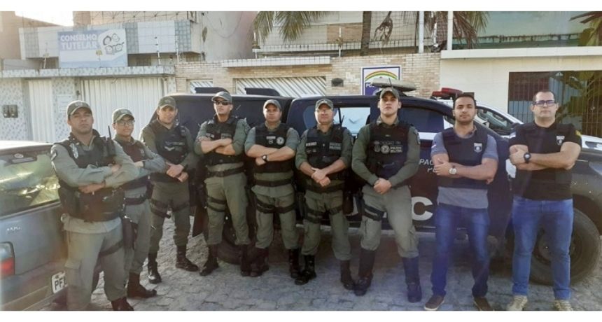 Dois homens são presos durante operação policial, em Cachoeirinha