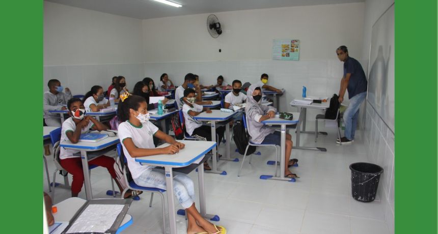 Prefeitura de Belo Jardim reajusta salários e os 405 professores efetivos da rede municipal de ensino recebem o piso salarial nacional