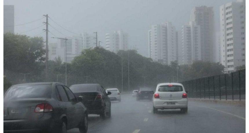 CHUVAS EM PERNAMBUCO: Apac alerta para chuvas fortes nesta segunda (23); saiba onde deve chover
