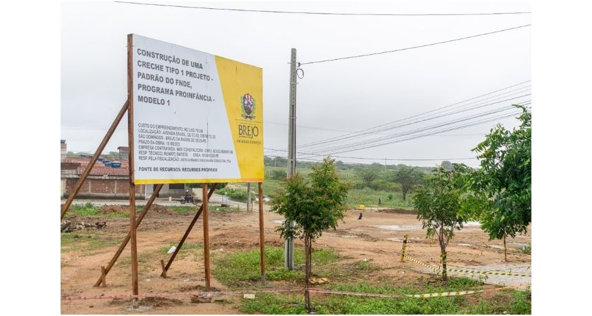 Prefeitura de Brejo da Madre de Deus inicia construção de uma creche com recursos próprios em São Domingos