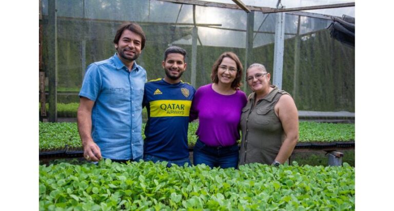 Em Calçado, pré-candidata Débora Almeida foi recebida por aliados e enalteceu os produtores locais