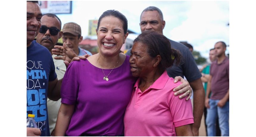 Com lideranças da Mata Norte, Raquel inicia domingo andando na feira de Carpina