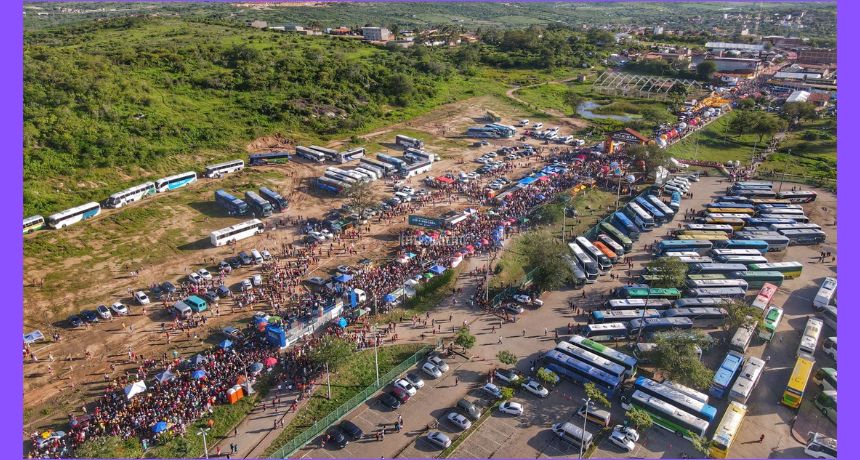 Multidão toma conta do Alto no Moura neste domingo, com público de 80 mil pessoas