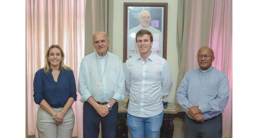 Miguel e Alessandra visitam dom Fernando Saburido e reforçam compromisso de reduzir a pobreza em Pernambuco