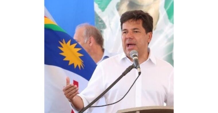 Mendonça pede ao Ministério Público que entre com ação civil pública para obrigar o governador Paulo Câmara a cumprir a Lei que reduz o ICMS dos combustíveis