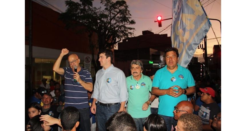 Vice-prefeito Dr. Maneco participa de caminhada e inauguração do comitê jovem em Belo Jardim