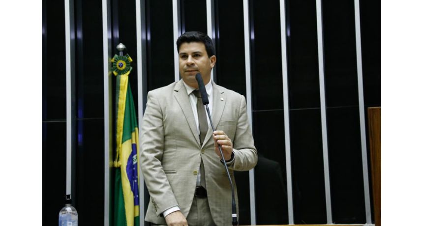 INCLUSÃO: Carlos Veras quer incluir Libras no currículo escolar