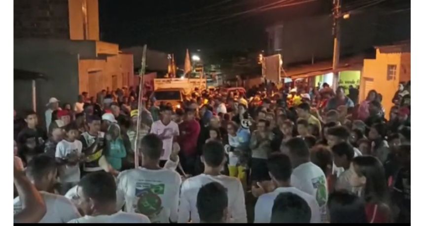 Delegado Rossine foi recebido com carreata, festa e grande ato, em São Bento do Una