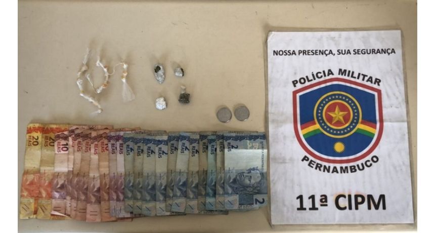 Polícia Militar apreende menor traficando drogas, em Lajedo
