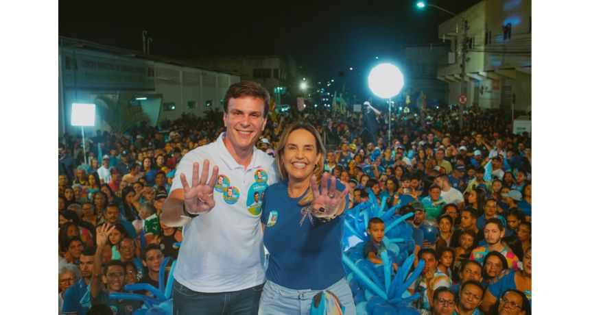 Carnaval fora de época: Miguel e Alessandra fazem festa com multidão em Santa Cruz
