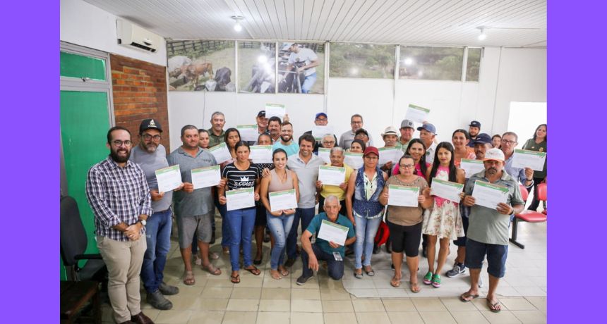 Secretaria de Desenvolvimento Rural entrega certificados aos participantes da Feira de Agricultura Familiar