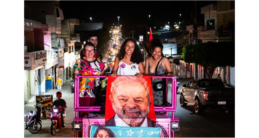 Em Belo Jardim, Kaká Bezerra reúne multidão em carreata