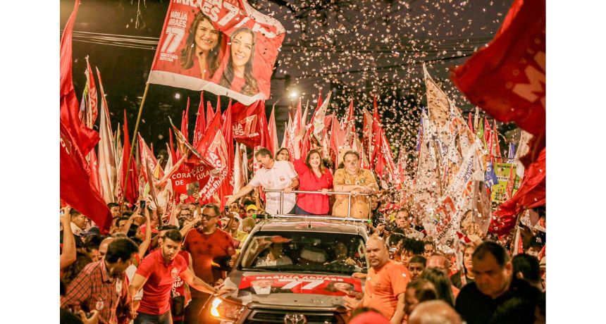 Caminhada e comício de Marília Arraes arrastam mais de 30 mil pessoas pelas ruas centrais do Recife