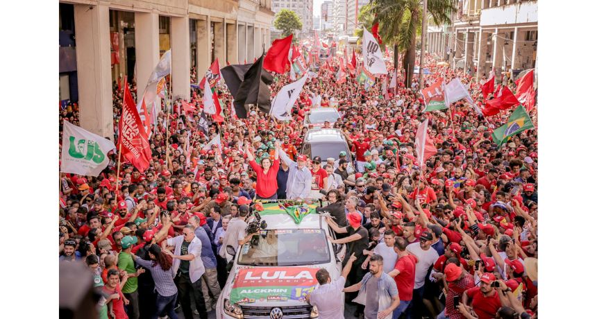 "O dia em que Lula ganhar as eleições será o mesmo dia em que Marília vai ganhar em Pernambuco e ser governadora", crava Lula durante ato no Pátio do Carmo
