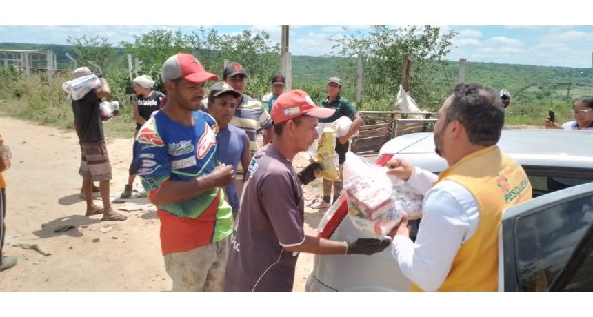 A Associação dos Agentes de saúde de Pesqueira arrecada cestas básicas para catadores de lixo e famílias carentes.