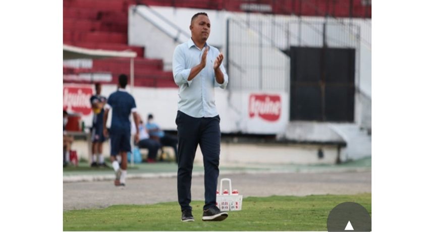 Belo Jardim apresenta Felipe Alves como novo técnico