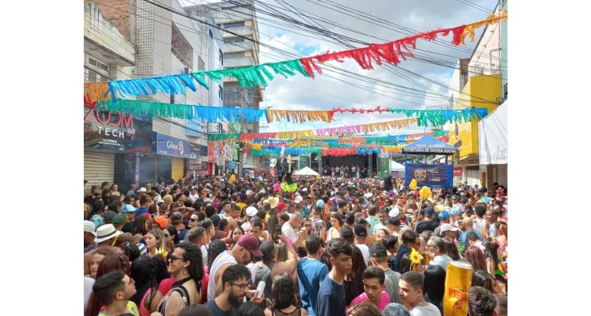 Bloco da Sucata, Fulô de Mandacaru e Bia Villa Chan: confira a programação do pré-carnaval de Caruaru neste sábado (11)