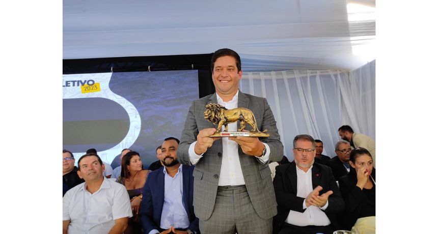 Thiago de Miel é homenageado pela revista Total e recebe o troféu Leão do Norte Brasil 2023