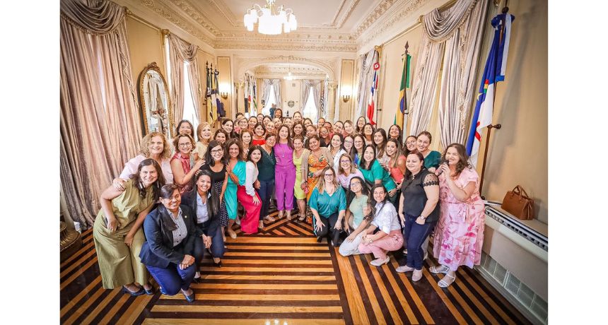 Governadora Raquel Lyra e sua vice Priscila Krause homenageiam mulheres no seu dia