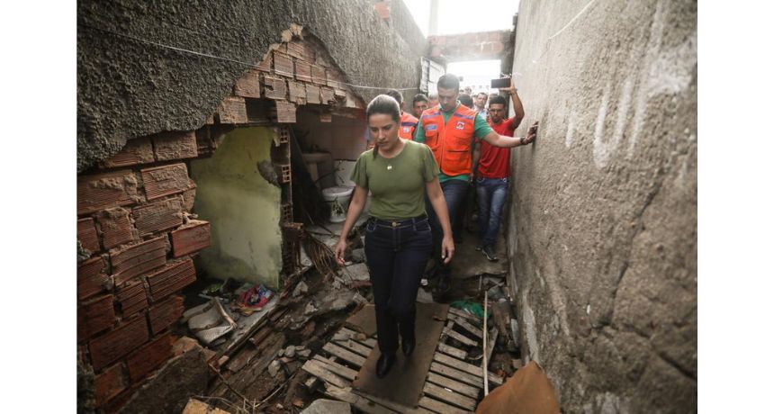 Governadora Raquel Lyra visita cidades atingidas pelas chuvas e anuncia R$ 23 milhões em investimentos para Defesa Civil e Corpo de Bombeiros