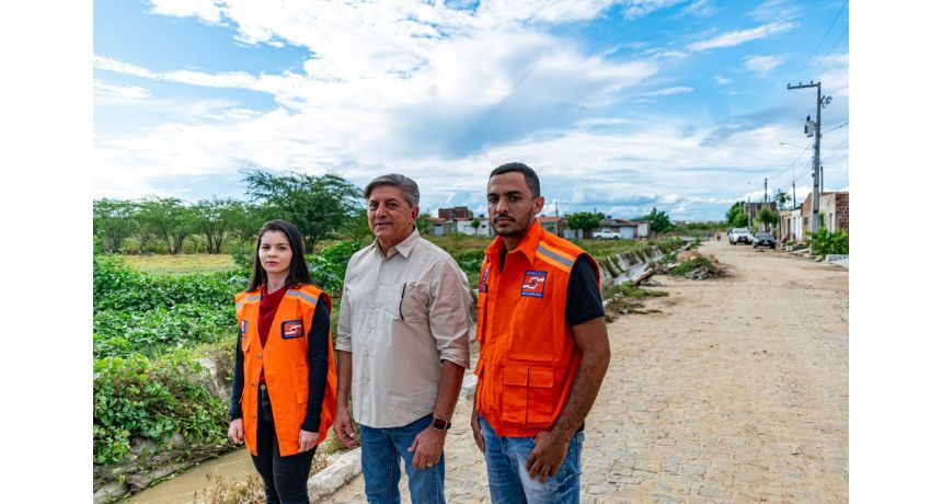 Prefeito Roberto Asfora visita locais críticos em São Domingos e conversa com Raquel Lyra sobre a situação do distrito