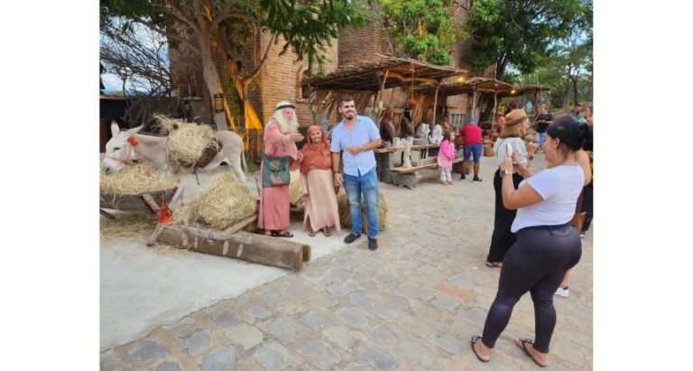 Vila da Galileia encanta público que vai à Paixão de Cristo de Nova Jerusalém