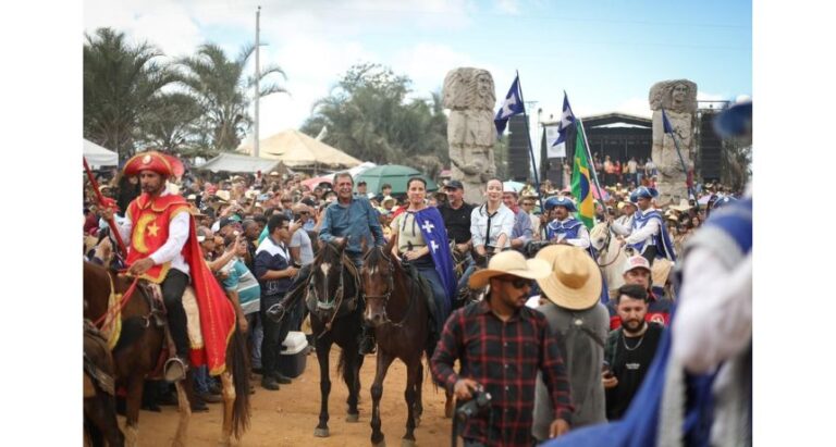 No Sertão, Governadora Raquel Lyra participa da Cavalgada à Pedra do Reino