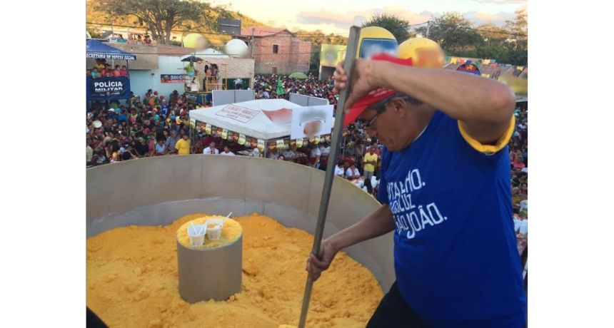 Festa do Maior Cuscuz do Mundo é realizada neste domingo (11) em Caruaru