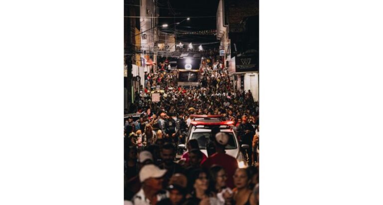 Multidão se despede da 54ª Festa das Marocas na levada do Carro da Pitú