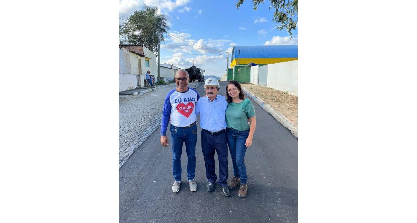 Vereador Claudemir Paulino participa da obra de pavimentação asfáltica no Distrito de Xucuru zona rural de Belo Jardim