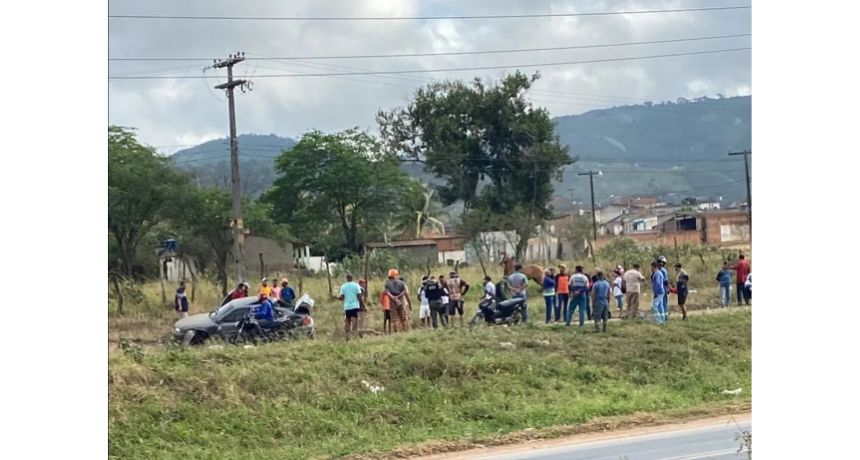 Acidente entre carro e moto deixa mortos na BR-232 em Pesqueira