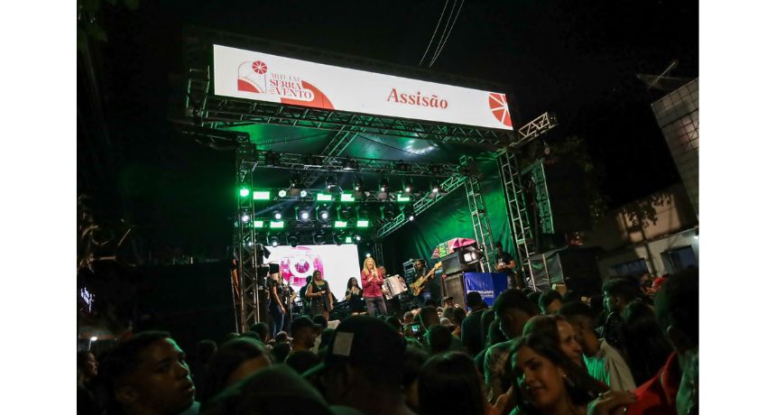 Noite de forró e grande público marcam a abertura do Festival Arte em Serra do Vento