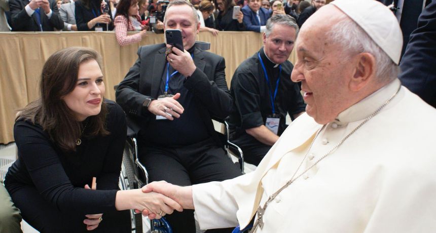 Em encontro com Papa Francisco, Marilia Arraes apelou ao pontífice pela beatificação de Dom Helder